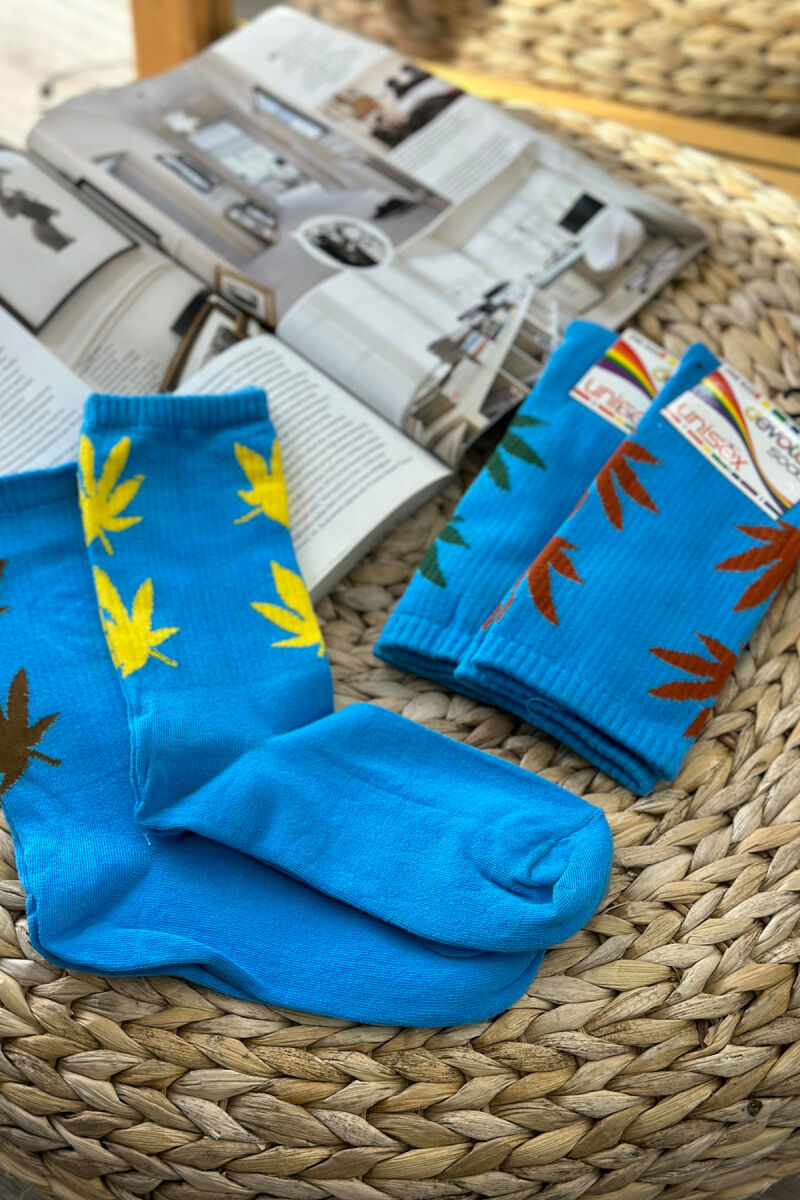 4 PAIR ONE COLOR UNISEX CREW SOCKS BLUE/BLU - 3