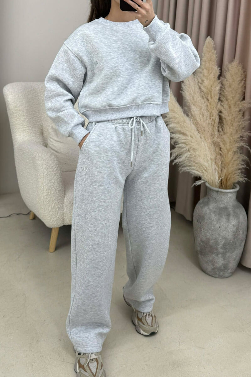 ALO CROPPED SWEATSHIRT+SWEATPANTS FLUFFY WOMEN SET LIGHT GREY/GZ - 4
