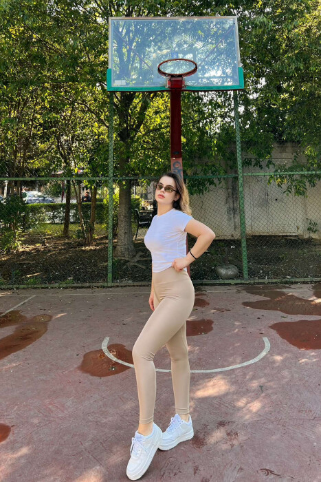 ALO SIMPLE WOMAN LEGGINGS IN BEIGE COLOR 