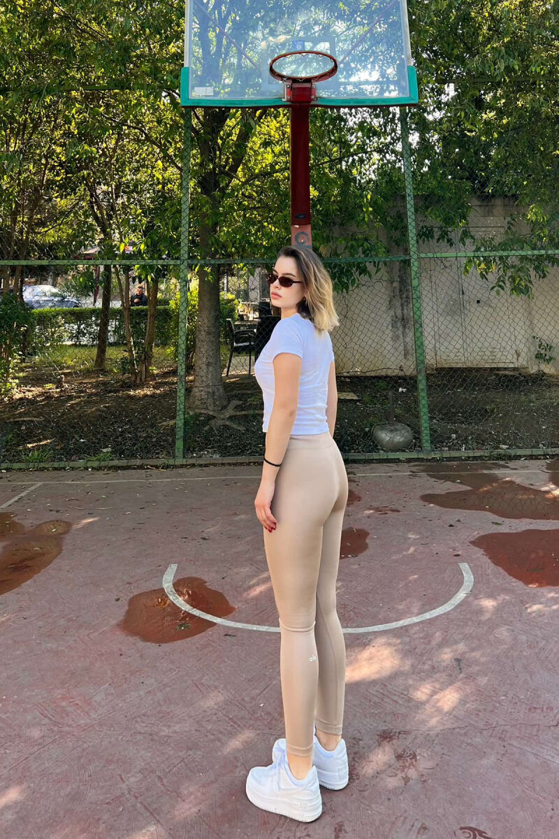 ALO SIMPLE WOMAN LEGGINGS IN BEIGE COLOR - 4