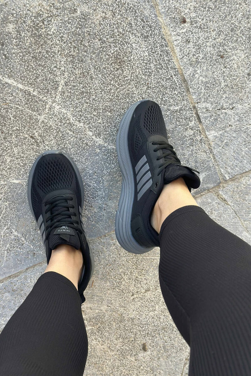 ATLETE ME PLATFORME TE THJESHTE PER FEMRA NE NGJYRE TE ZEZE + GRI - 4