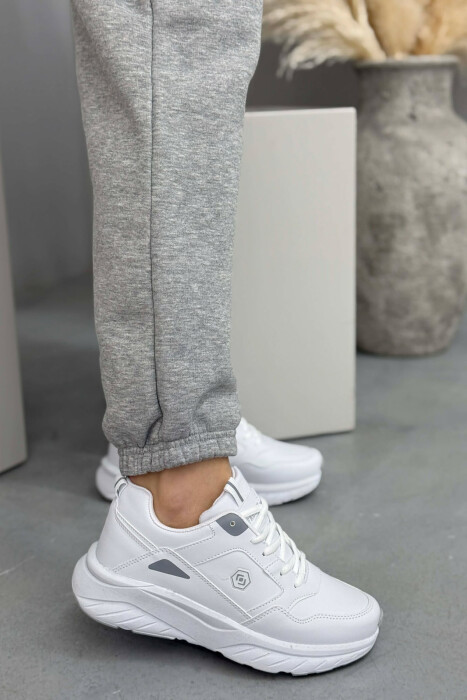 ATLETE TE THJESHTA ME PLATFORME PER FEMRA NE NGJYRE TE BARDHE - KLAUDIO FASHION