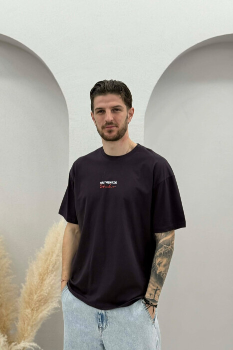 T-SHIRT ME SHKRIME PER MESHKUJ NE NGJYRE KAFE TE ERRET - 