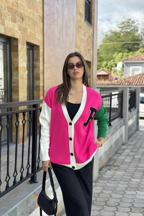 PULOVËR E THJESHTË ME SHKRONJËN B PËR FEMRA NË NGJYRË CIKLAMI - 