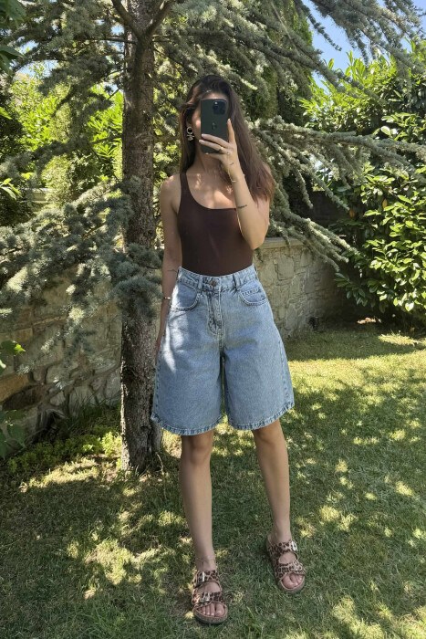 BACK BELT DETAIL SIMPLE WOMEN SHORTS LIGHTBLUE/BZ - KLAUDIO FASHION