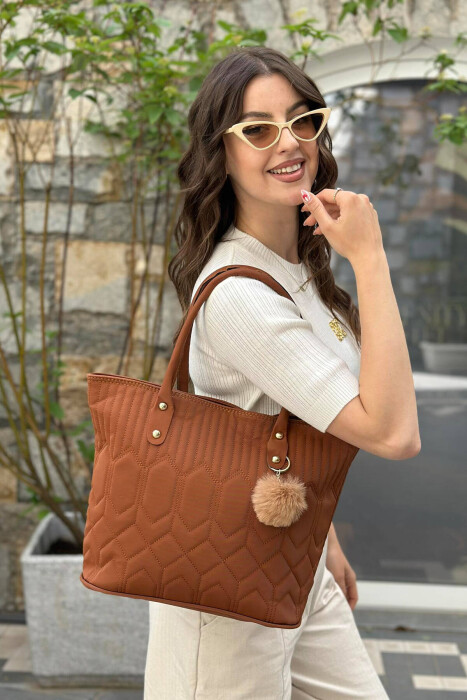 BAG WITH FLUFFY CHAIN WOMAN BROWN/KAFE - 2