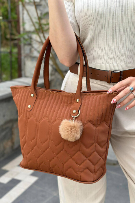 BAG WITH FLUFFY CHAIN WOMAN BROWN/KAFE - 3