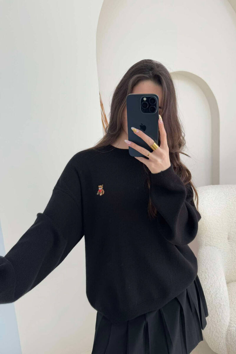 BEAR LOGO SIMPLE WOMEN SWEATER IN BLACK COLOR - 2