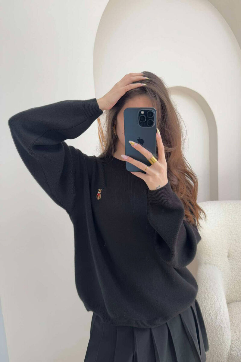 BEAR LOGO SIMPLE WOMEN SWEATER IN BLACK COLOR - 3