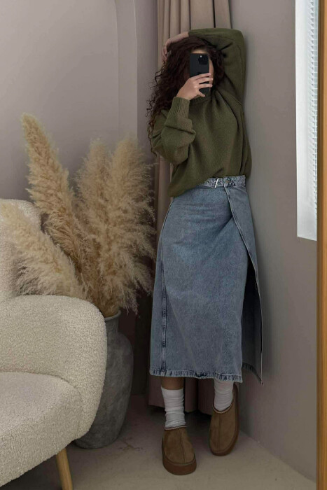 FUND I GJATË XHINS ME DETAJIN E RRIPIT PËR FEMRA NË NGJYRË BLU TË ZBARDHUR - KLAUDIO FASHION