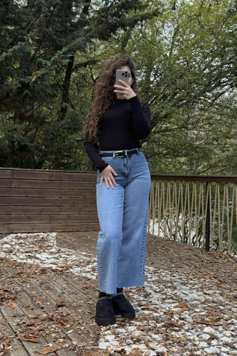 BELT DETAIL SIMPLE WOMEN JEANS LIGHTBLUE/BZ - KLAUDIO FASHION