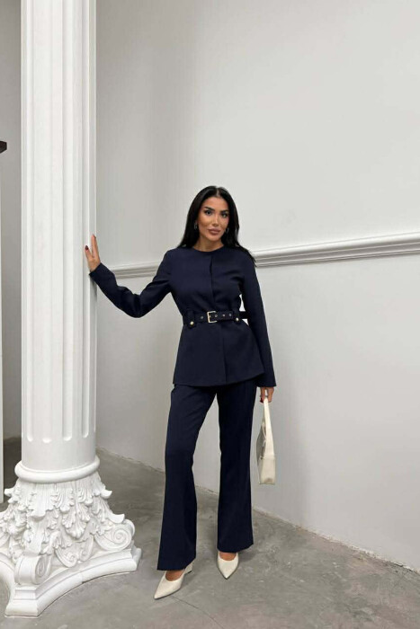 KOSTUM NJË NGJYRËSH XHAKETË ME RRIP+PANTALLONA PËR FEMRA NË NGJYRE BLU - KLAUDIO FASHION