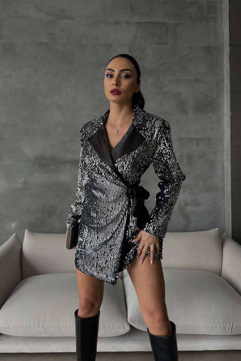 BLAZER PËR FEMRA NË NGJYRËN E ZEZË - 1