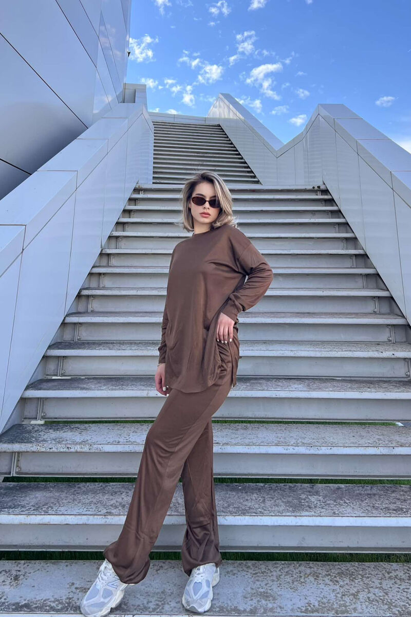 BLOUSE+WIDE LEG SWEATPANTS ONE COLOR WOMEN SET IN BROWN COLOR - 2