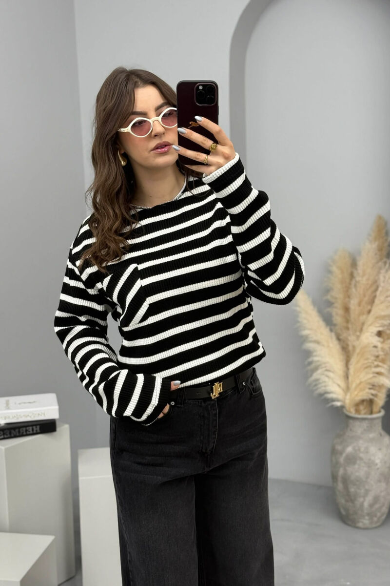 BLUZE E THJESHTE ME DETAJIN E VIJAVE PËR MESHKUJ NË NGJYRËN E ZEZË - 3