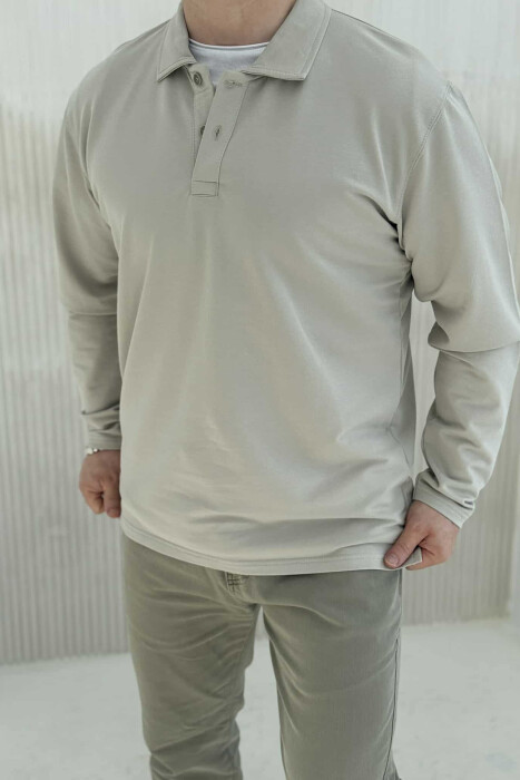 BLUZË E THJESHTË ME JAKË POLO PËR MESHKUJ NË NGJYRËN GRI E ZBARDHUR - 2