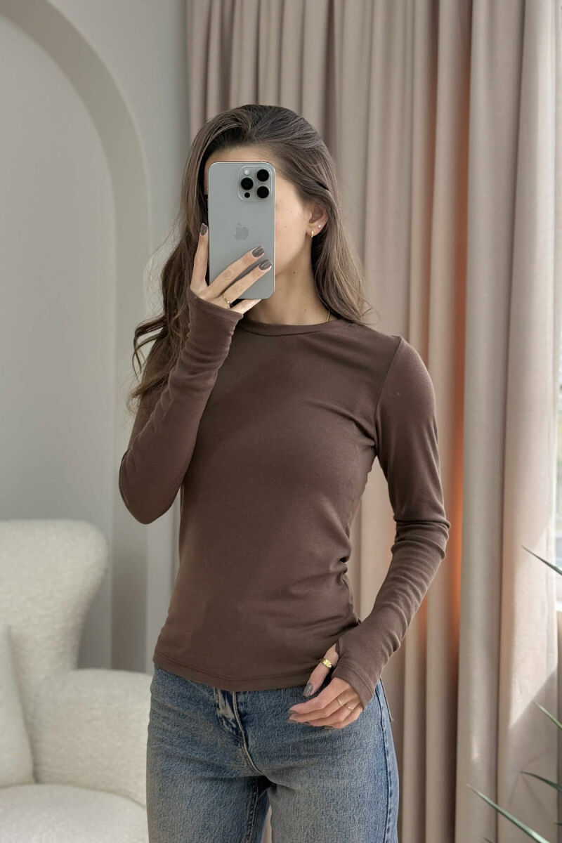 BLUZË E THJESHTË NJË NGJYRËSHE ME JAKË TË RRUMBULLAKËT PËR FEMRA NË NGJYRË KAFE - 4