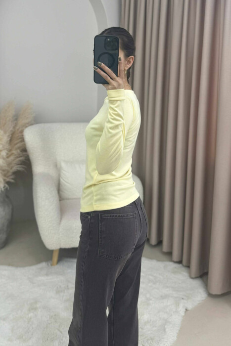 BLUZË E THJESHTË NJË NGJYRËSHE ME JAKË TË RRUMBULLAKËT PËR FEMRA NË NGJYRË TË VERDHË - 2