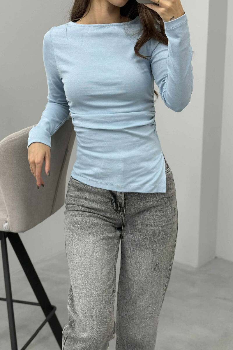 BLUZË E THJESHTË NJË NGJYRËSHE PËR FEMRA NË NGJYRË BLU TË ZBARDHUR - 3