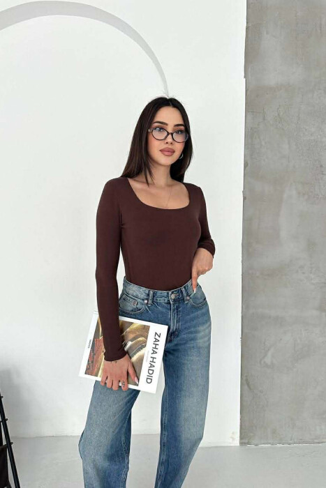 BLUZE E THJESHTE NJE NGJYRESHE PER FEMRA NE NGJYRE KAFE - 2