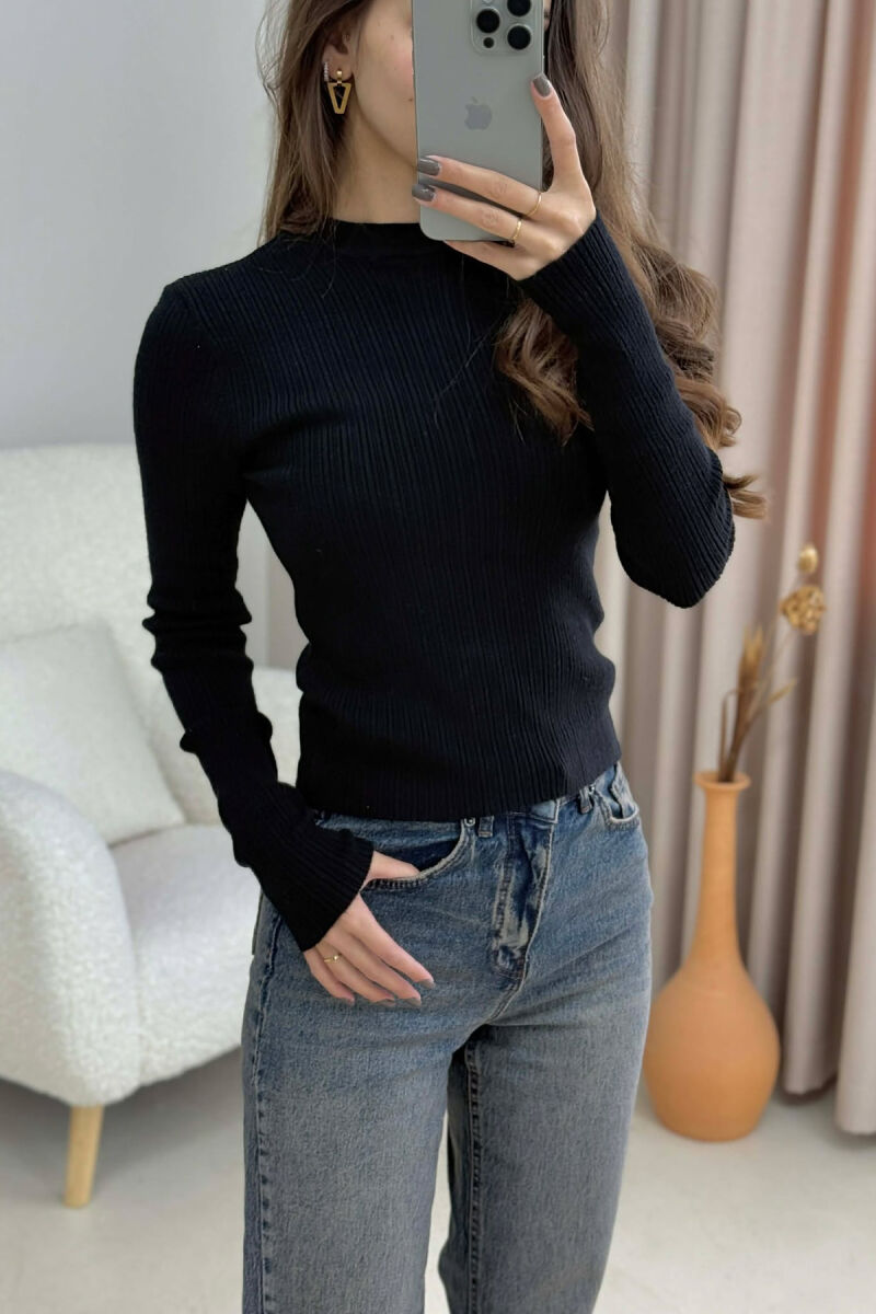 BLUZË E THJESHTË NJË NGJYRËSHE PËR FEMRA NË NGJYRË TË ZEZË - 6