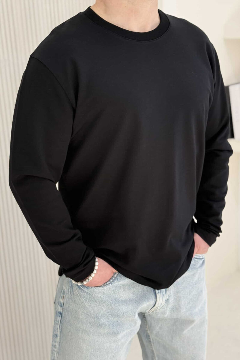 BLUZË E THJESHTË PËR MESHKUJ NË NGJYRËN E ZEZË - 5