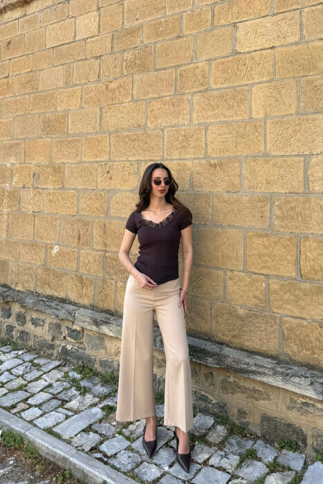 BLUZE ME DETAJ DANTELLE PER FEMRA NE NGJYRE KAFE TE ERRET - 3