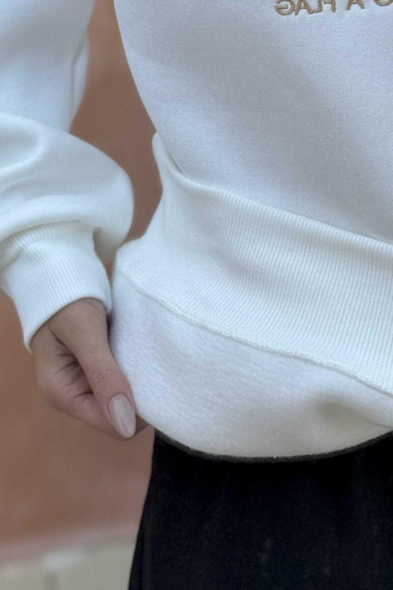 BLUZË ME IMAZHIN E ARUSHIT DHE ME SHKRIM PËR FEMRA NË NGJYRËN E BARDHË - 4