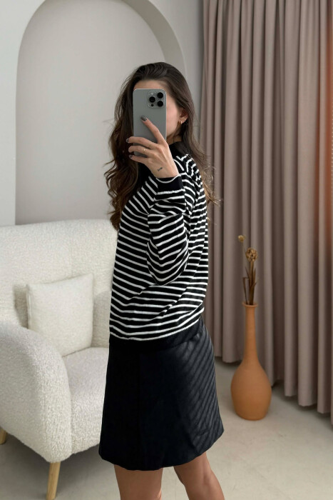 BLUZË ME JAKË POLO DHE VIJA PËR FEMRA NË NGJYRË TË ZEZË ME TË BARDHË - 3