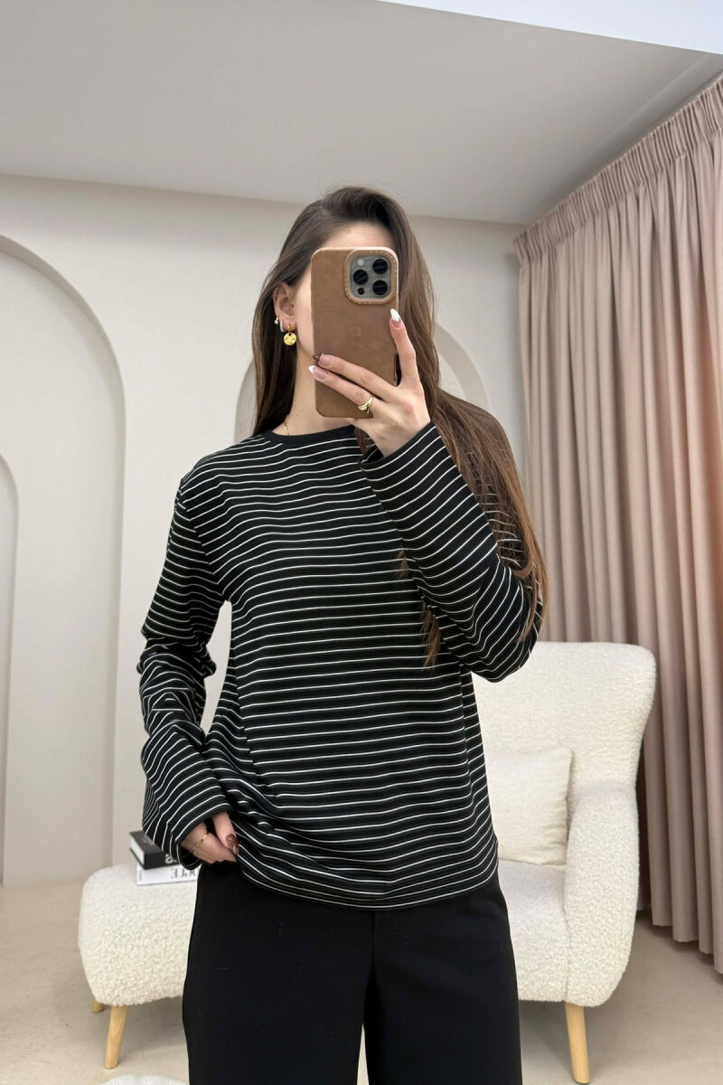 BLUZE ME JAKE TE RRUMBULLAKET DHE DIZAJN ME VIJA PER FEMRA NE NGJYRE TE ZEZE - 1