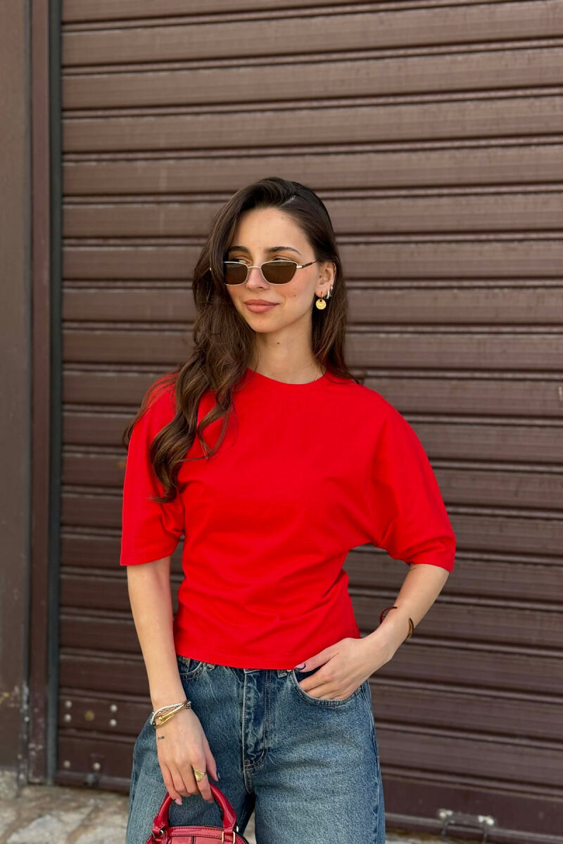 BLUZE ME MENGE TE SHKURTA PER FEMRA NE NGJYRE TE KUQE - 1