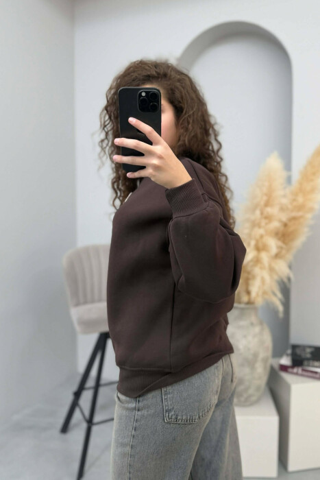 BLUZË ME PUSH DHE ME IMAZHIN E ARUSHIT NË PJESËN PARA PËR FEMRA NË NGJYRË KAFE TË ERRËT - 9