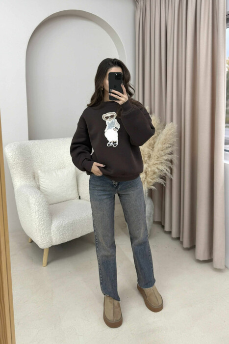 BLUZË ME PUSH DHE ME IMAZHIN E ARUSHIT NË PJESËN PARA PËR FEMRA NË NGJYRË KAFE TË ERRËT - 3