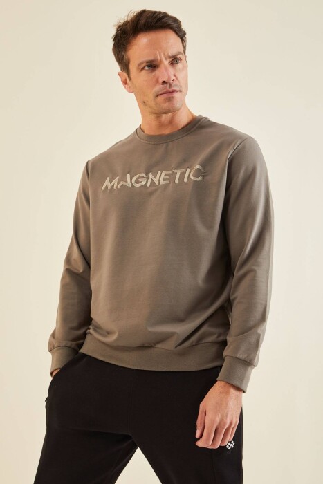 BLUZË ME SHKRIM PËR MESHKUJ NGJYRË BEZHË TË ERRËT - 1