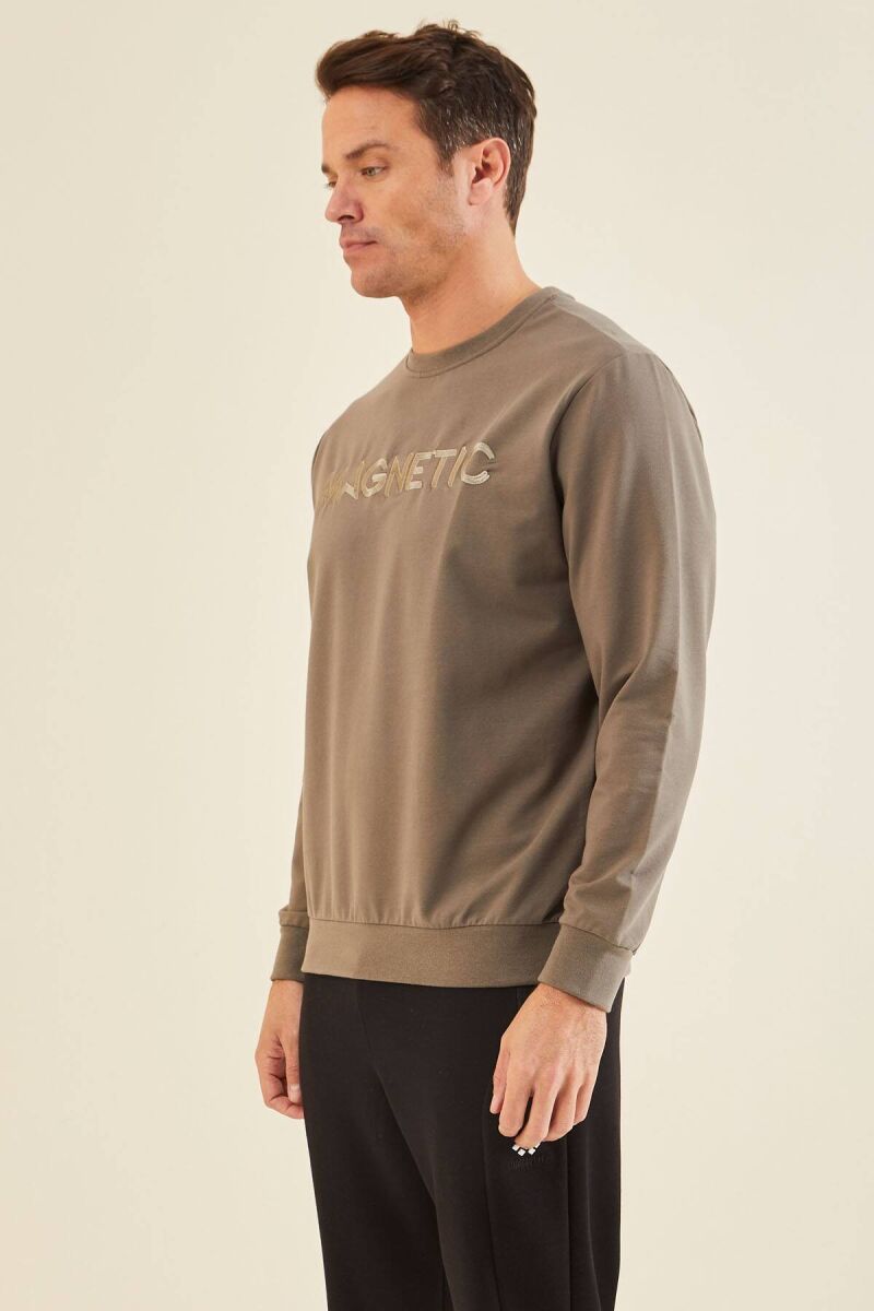 BLUZË ME SHKRIM PËR MESHKUJ NGJYRË BEZHË TË ERRËT - 3