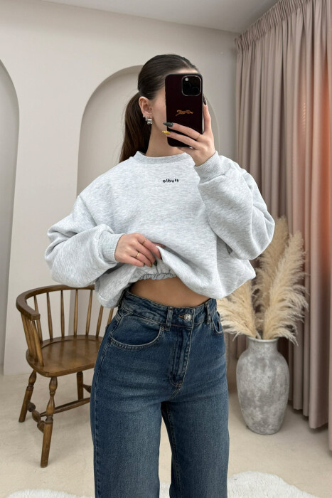 BLUZE ME SHKRIM STUDIO DHE BEL ELASTIK PER FEMRA NE NGJYRE GRI TE ZBARDHUR - 2