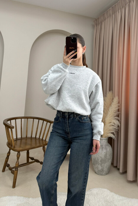 BLUZE ME SHKRIM STUDIO DHE BEL ELASTIK PER FEMRA NE NGJYRE GRI TE ZBARDHUR - 4