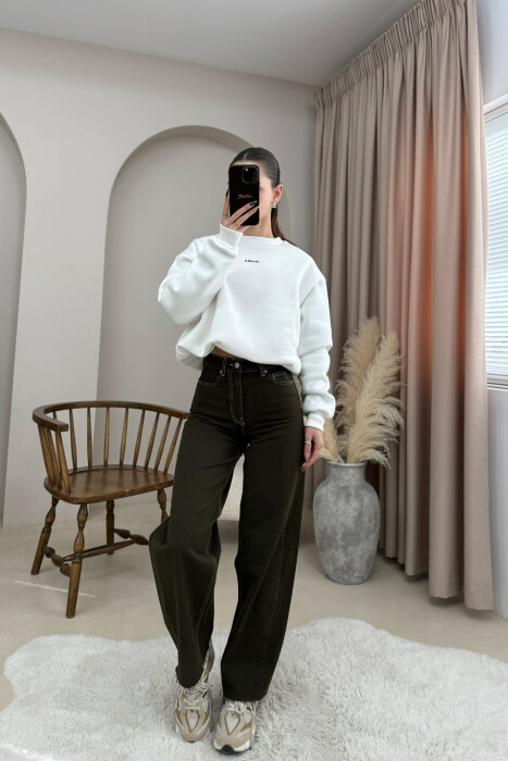 BLUZE ME SHKRIM STUDIO DHE BEL ELASTIK PER FEMRA NE NGJYRE TE BARDHE 