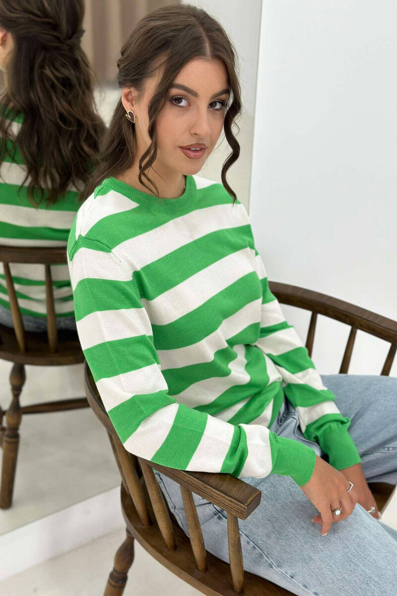 BLUZË ME VIJA PËR FEMRA NË NGJYRË JESHILE - 3