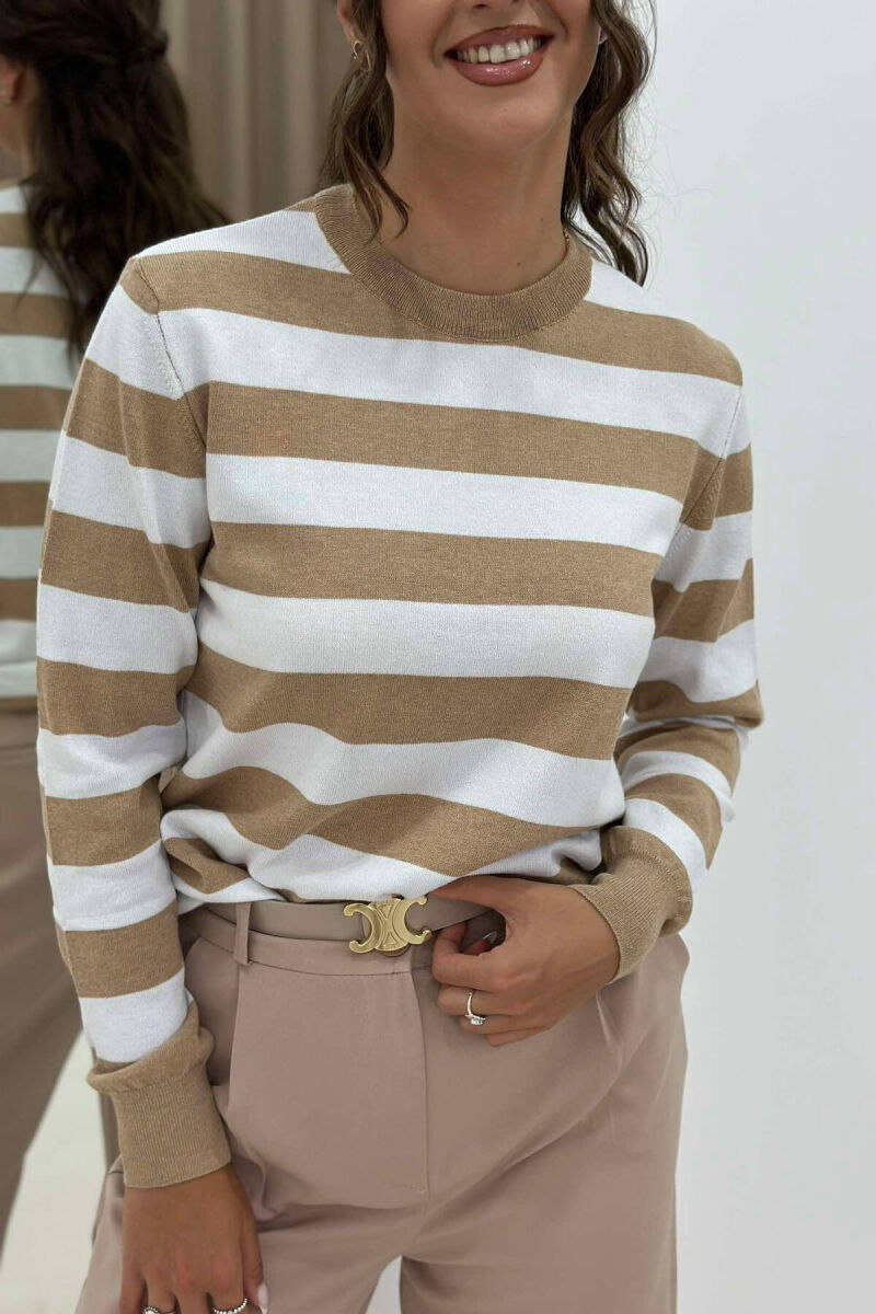 BLUZË ME VIJA PËR FEMRA NË NGJYRË TË BARDHË DHE BEZHË - 2