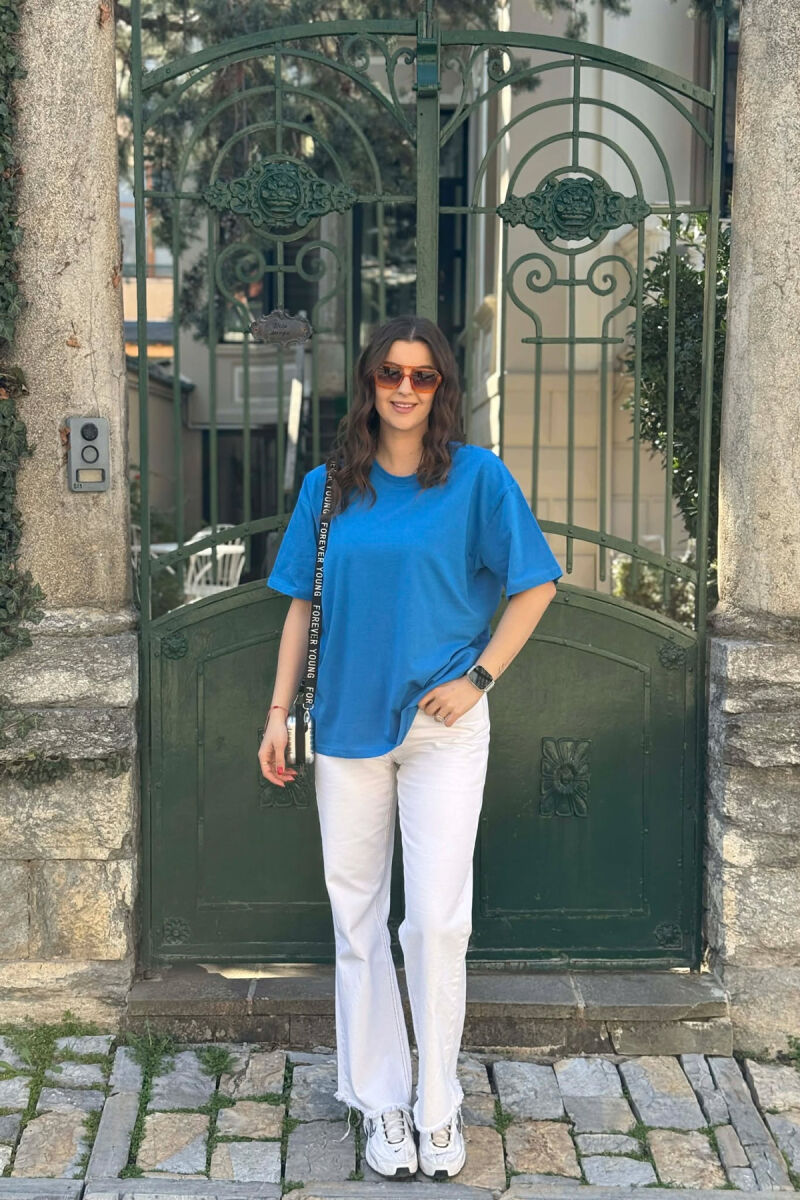 T-SHIRT NJE NGJYRESH PER FEMRA NE NGJYRE BLU+ 6 PALE ÇORAPE DHURATE - 5