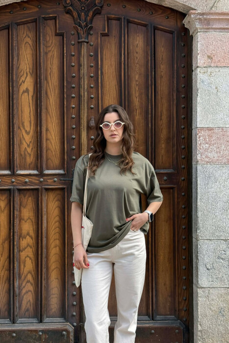 T-SHIRT NJE NGJYRESH PER FEMRA NE NGJYRE JESHILE+6 PALE ÇORAPE DHURATE - 1