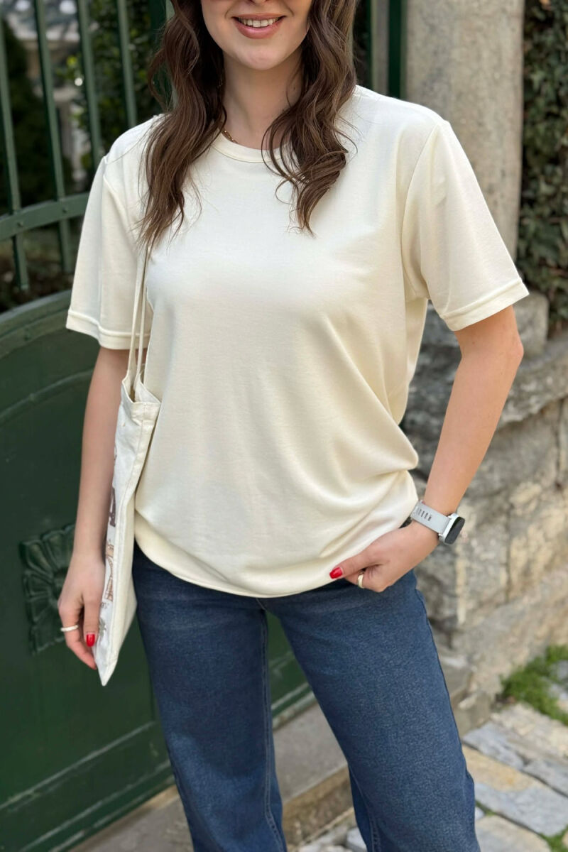 T-SHIRT NJE NGJYRESH PER FEMRA NE NGJYRE KREM + 6 PALE ÇORAPE DHURATE - 4