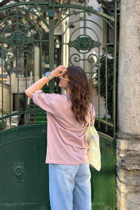 T-SHIRT NJE NGJYRESH PER FEMRA NE NGJYRE LEJLA TE ZBARDHUR+6 PALE ÇORAPE DHURATE - 3