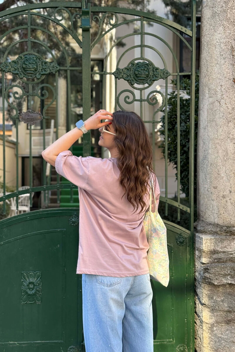 T-SHIRT NJE NGJYRESH PER FEMRA NE NGJYRE LEJLA TE ZBARDHUR+6 PALE ÇORAPE DHURATE - 3