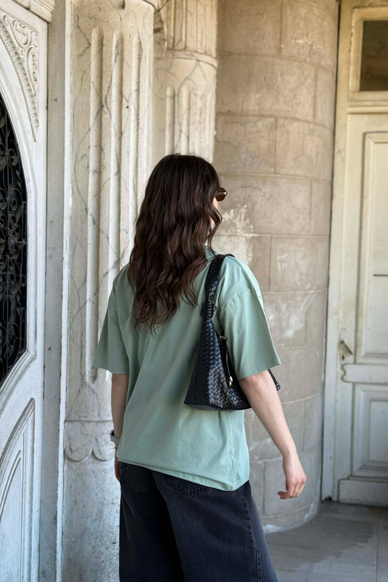 T-SHIRT NJE NGJYRESH PER FEMRA NE NGJYRE MENTE TE ZBARDHUR+ 6 PALE ÇORAPE DHURATE - 5