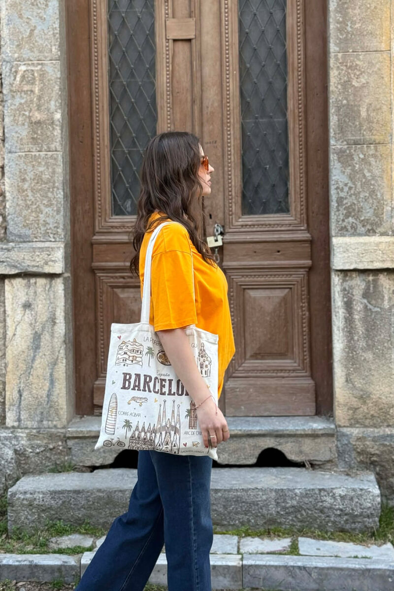 T-SHIRT NJE NGJYRESH PER FEMRA NE NGJYRE MUSTARDE+6 PALE ÇORAPE DHURATE - 4