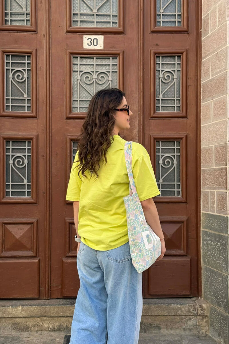 T-SHIRT NJE NGJYRESH PER FEMRA NE NGJYRE NEON + 6 PALE ÇORAPE DHURATE - 5