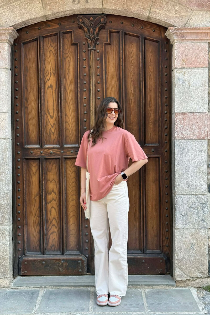 T-SHIRT NJE NGJYRESH PER FEMRA NE NGJYRE PUDER+ 6 PALE ÇORAPE DHURATE - 5