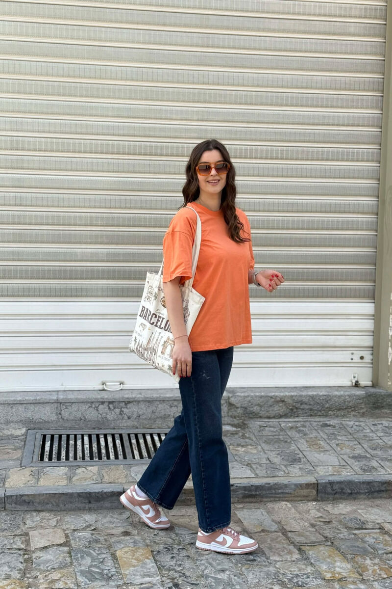 T-SHIRT NJE NGJYRESH PER FEMRA NE NGJYRE SALMON+ 6 PALE ÇORAPE DHURATE - 5